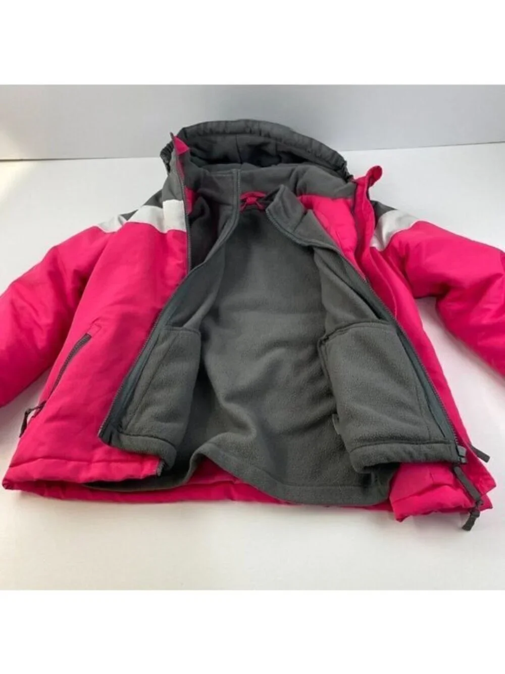 Roebuck & Co youth pink puffer with hood Comfort pre owned Big Kids Size Medium